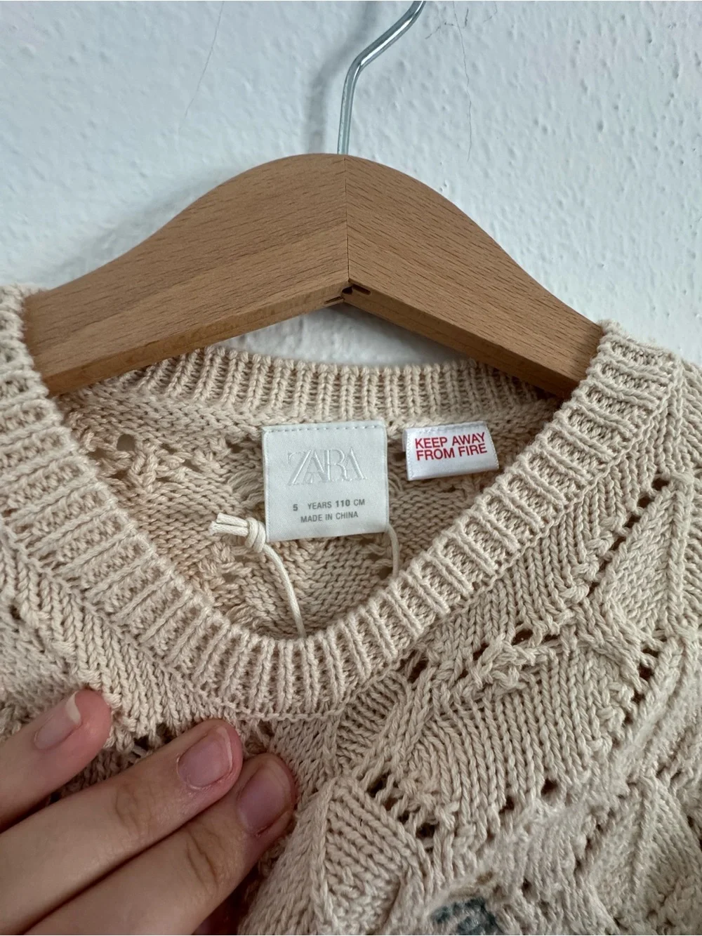 Zara Girls Beige Knit Two-Piece Set with Subtle Embroidered Flowers